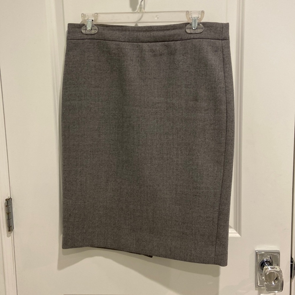 Women’s wool  gray knee length skirt